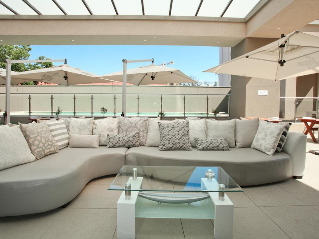 Luxurious Sandton Skye Apartment Extérieur photo