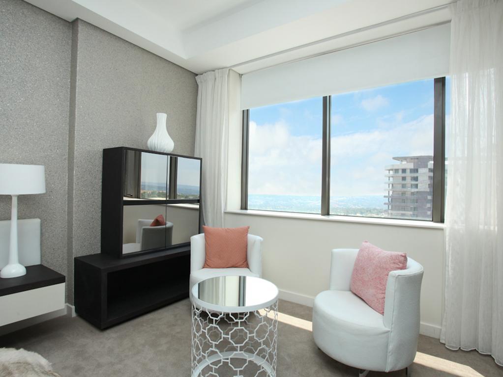 Luxurious Sandton Skye Apartment Extérieur photo